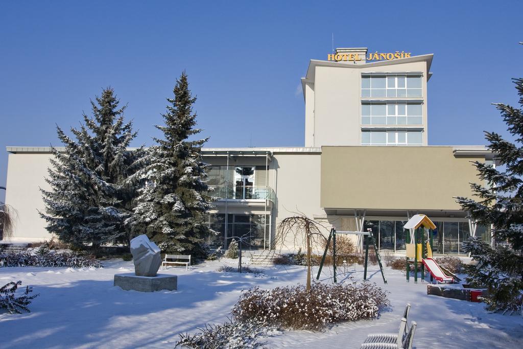 Hotel Janosik Liptovský Mikuláš Εξωτερικό φωτογραφία