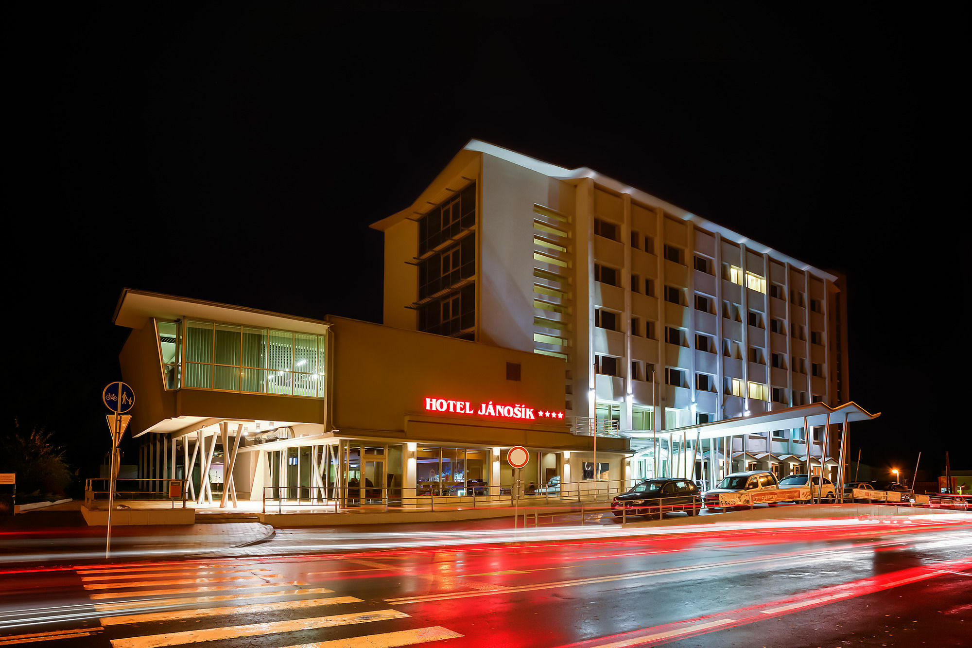 Hotel Janosik Liptovský Mikuláš Εξωτερικό φωτογραφία